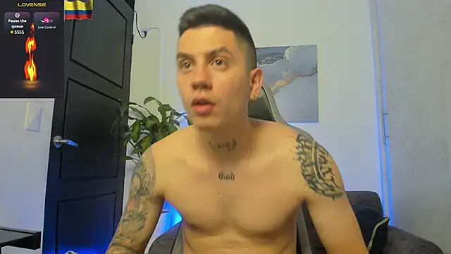 Snapshot of Yeiko_Romero_ chatting on 10.24.25 Yeiko Romero online show from 10.24.25