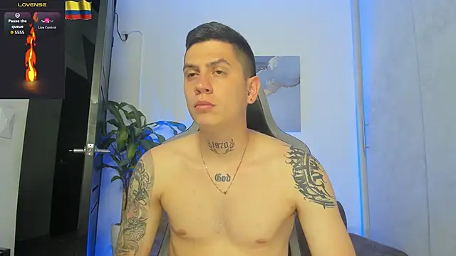 Snapshot of Yeiko_Romero_ chatting on 10.29.25 Yeiko Romero online show from 10.29.25