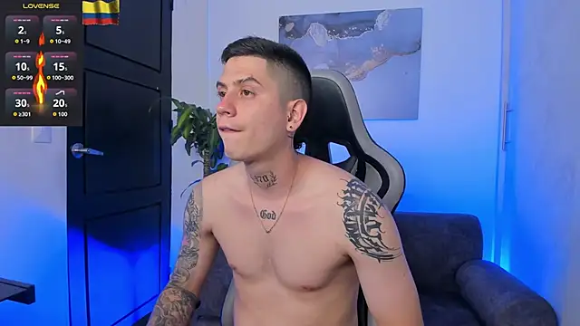 Snapshot of Yeiko_Romero_ chatting on 11.24.25 Yeiko Romero online show from 11.24.25