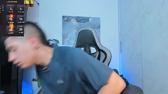 Snapshot of Yeiko_Romero_ chatting on 11.26.25 Yeiko Romero online show from 11.26.25