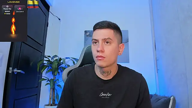 Snapshot of Yeiko_Romero_ chatting on 12.02.25 Yeiko Romero online show from 12.02.25