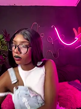 TIFFANYYSTAR online show from 11.27.25