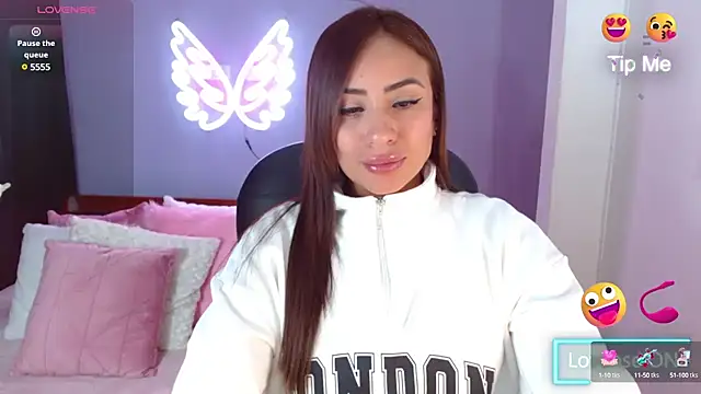 Snapshot of Paulina_627 chatting on 03.19.25 Paulina 627 online show from 03.19.25