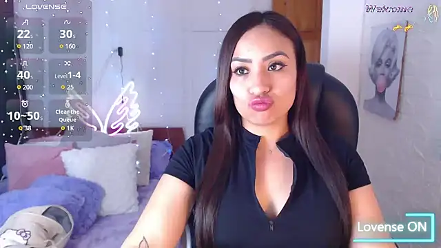 Snapshot of Paulina_627 chatting on 04.22.26 Paulina 627 online show from 04.22.26