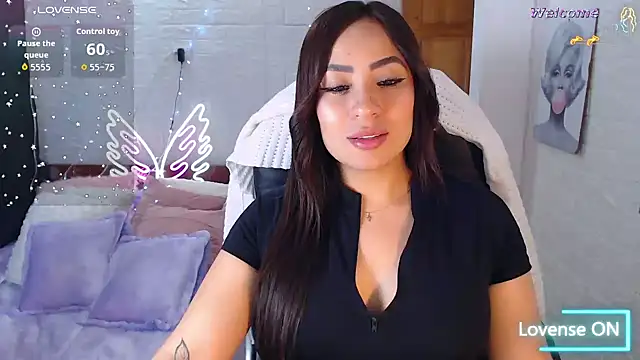 Snapshot of Paulina_627 chatting on 05.17.26 Paulina 627 online show from 05.17.26