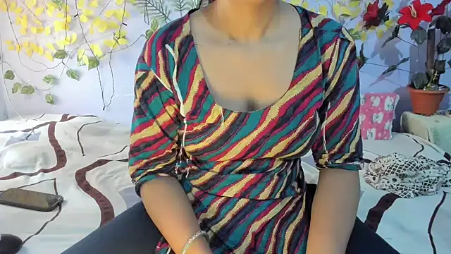 Snapshot of aarjulove chatting on 06.27.26 aarjulove online show from 06.27.26