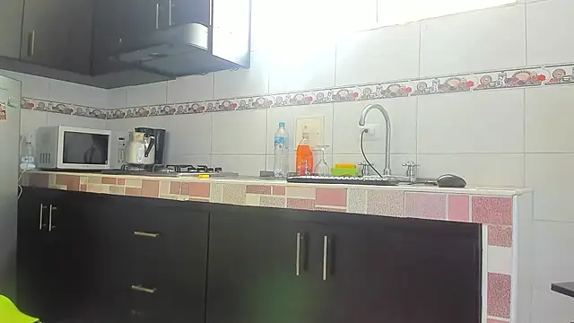 Emma-evans online show from 10.12.25