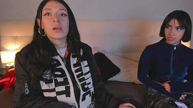 Zowi Hottiee online show from 02.19.25