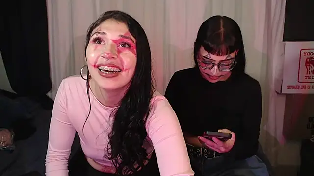 Zowi Hottiee online show from 10.25.25