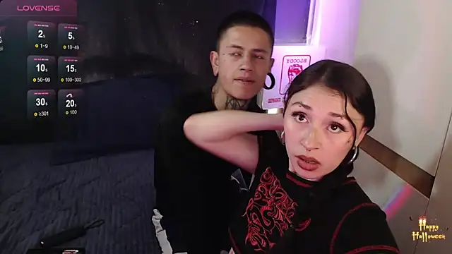 Zowi Hottiee online show from 11.05.25