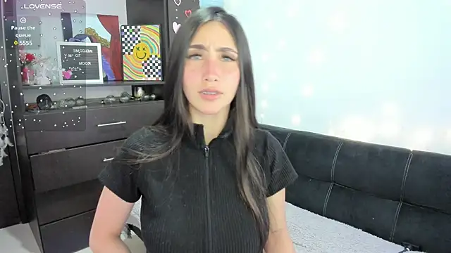 Emilytafur online show from 02.14.25