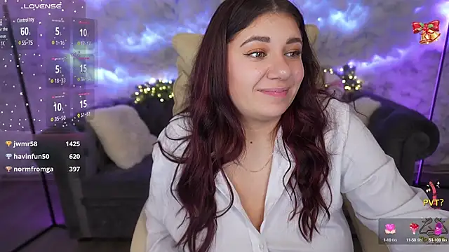 Snapshot of JulietDream chatting on 01.05.25 JulietDream online show from 01.05.25