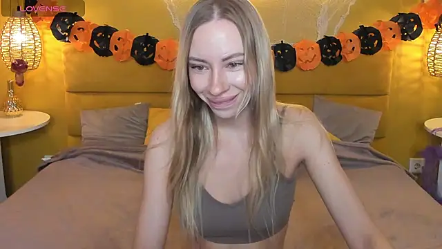 Diana Garrett online show from 10.31.25