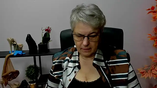 IrisDream online show from 12.17.24