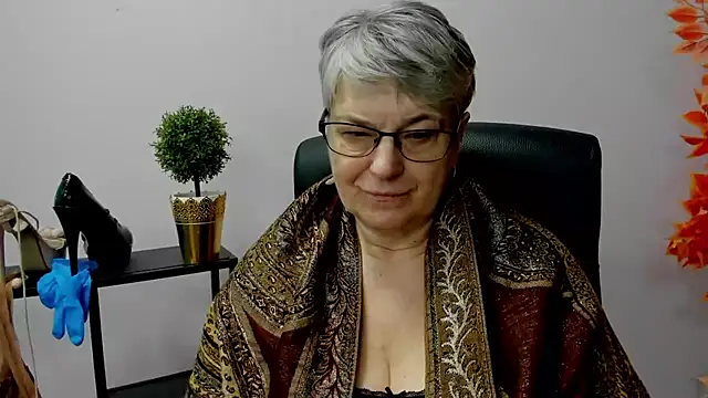 IrisDream online show from 02.18.25