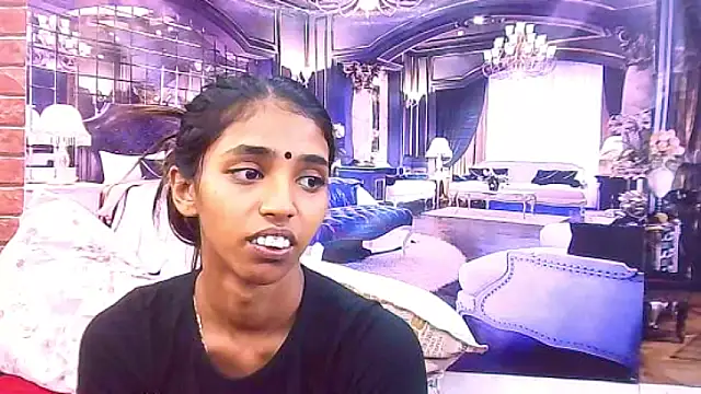 Snapshot of IndianSexySlender chatting on 11.17.25 IndianSexySlender online show from 11.17.25