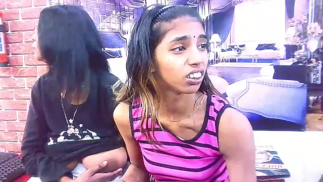 Snapshot of IndianSexySlender chatting on 11.25.25 IndianSexySlender online show from 11.25.25