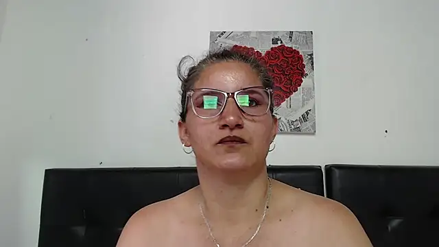 Angelinna Milf online show from 10.14.25