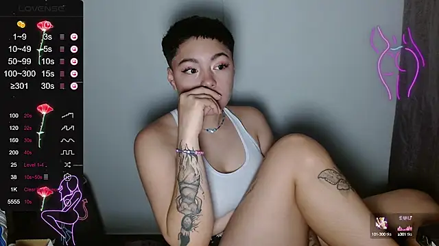 TRIXIE TANG28 online show from 03.07.25