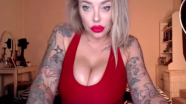 Snapshot of SadieGlam chatting on 01.17.25 SadieGlam online show from 01.17.25