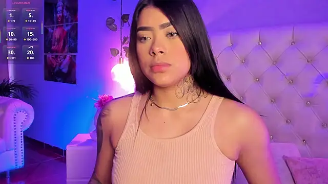 Snapshot of ZoeHarris chatting on 09.24.25 ZoeHarris online show from 09.24.25