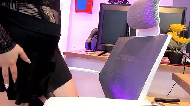 Kimkalifa  online show from 11.08.25