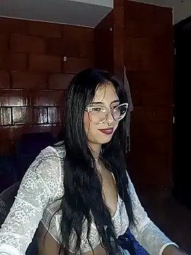 Snapshot of Raven__purple chatting on 02.05.25 Raven purple online show from 02.05.25