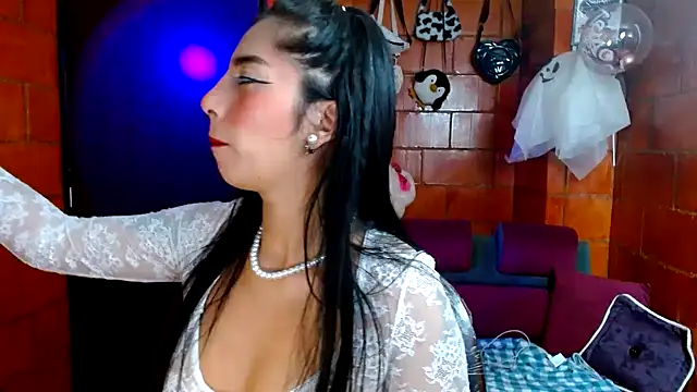 Snapshot of Raven__purple chatting on 10.01.25 Raven purple online show from 10.01.25