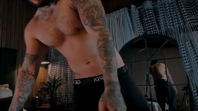 LeoSalvatore  online show from 01.21.25