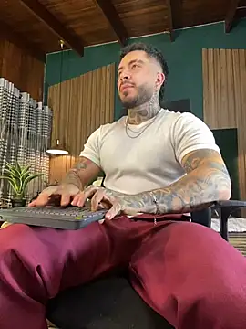 LeoSalvatore  online show from 01.25.25