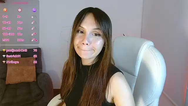 missdaphnee  online show from 10.22.25