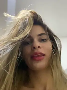 cuteluci  online show from 01.04.25