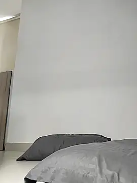 cuteluci  online show from 01.08.25