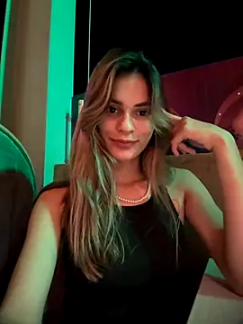 cuteluci  online show from 09.29.25