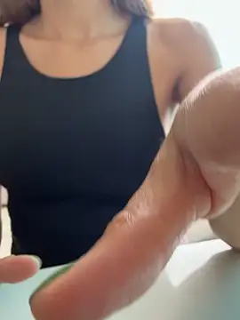 cuteluci  online show from 10.17.25