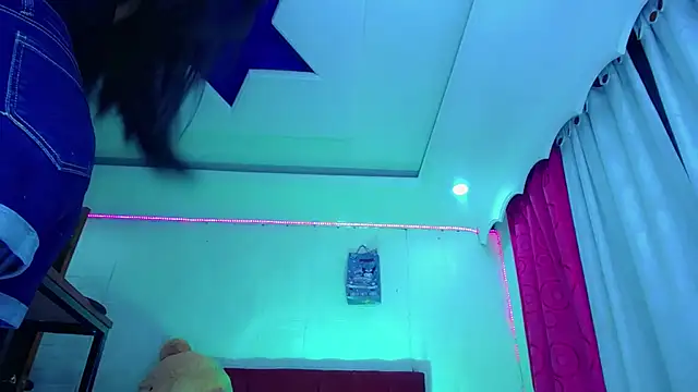 Snapshot of NahomiCamper chatting on 03.24.26 NahomiCamper online show from 03.24.26