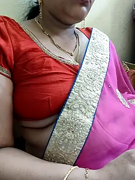 Snapshot of samitasharma chatting on 10.25.25 samitasharma online show from 10.25.25