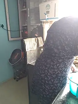 Snapshot of samitasharma chatting on 10.26.25 samitasharma online show from 10.26.25