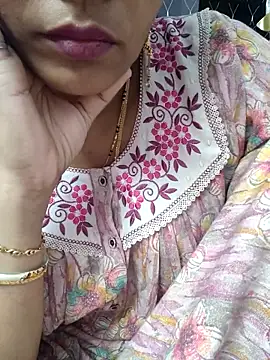 Snapshot of samitasharma chatting on 10.27.25 samitasharma online show from 10.27.25