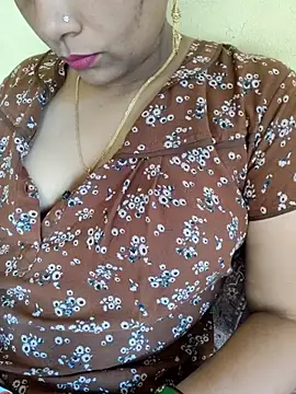 Snapshot of samitasharma chatting on 11.12.25 samitasharma online show from 11.12.25