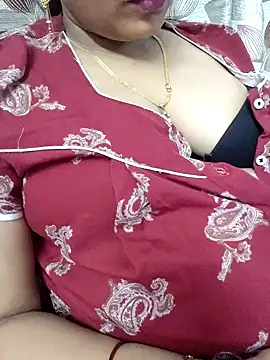 Snapshot of samitasharma chatting on 11.15.25 samitasharma online show from 11.15.25