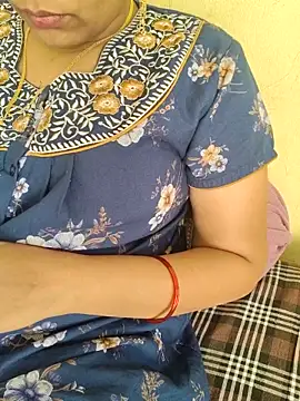 Snapshot of samitasharma chatting on 11.18.25 samitasharma online show from 11.18.25