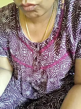 Snapshot of samitasharma chatting on 11.21.25 samitasharma online show from 11.21.25