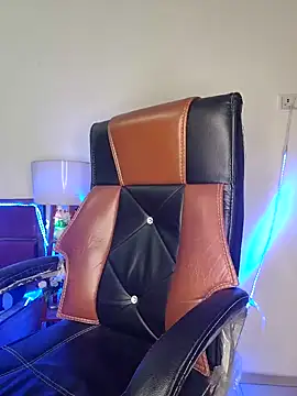 Snapshot of Black-Pearll chatting on 02.04.25 Black-Pearll online show from 02.04.25