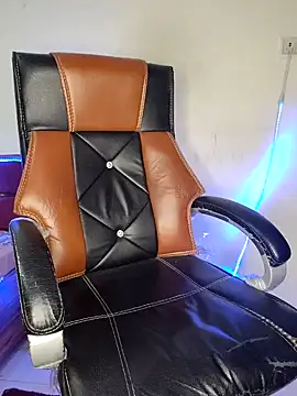 Snapshot of Black-Pearll chatting on 02.07.25 Black-Pearll online show from 02.07.25