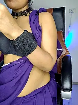 Snapshot of Black-Pearll chatting on 02.26.25 Black-Pearll online show from 02.26.25