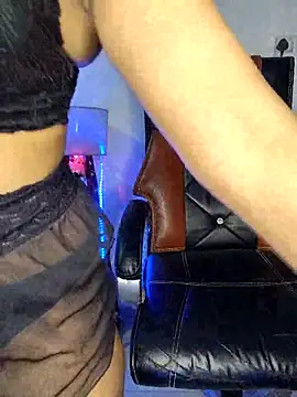 Snapshot of Black-Pearll chatting on 02.27.25 Black-Pearll online show from 02.27.25