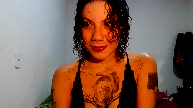 Snapshot of Submersidollx chatting on 05.06.26 Submersidollx online show from 05.06.26