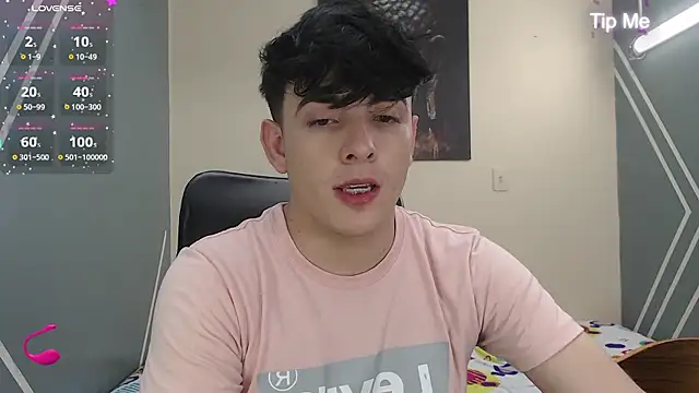 Snapshot of nolan_twink1 chatting on 12.05.24 nolan twink1 online show from 12.05.24