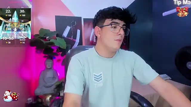 Snapshot of nolan_twink1 chatting on 12.14.24 nolan twink1 online show from 12.14.24